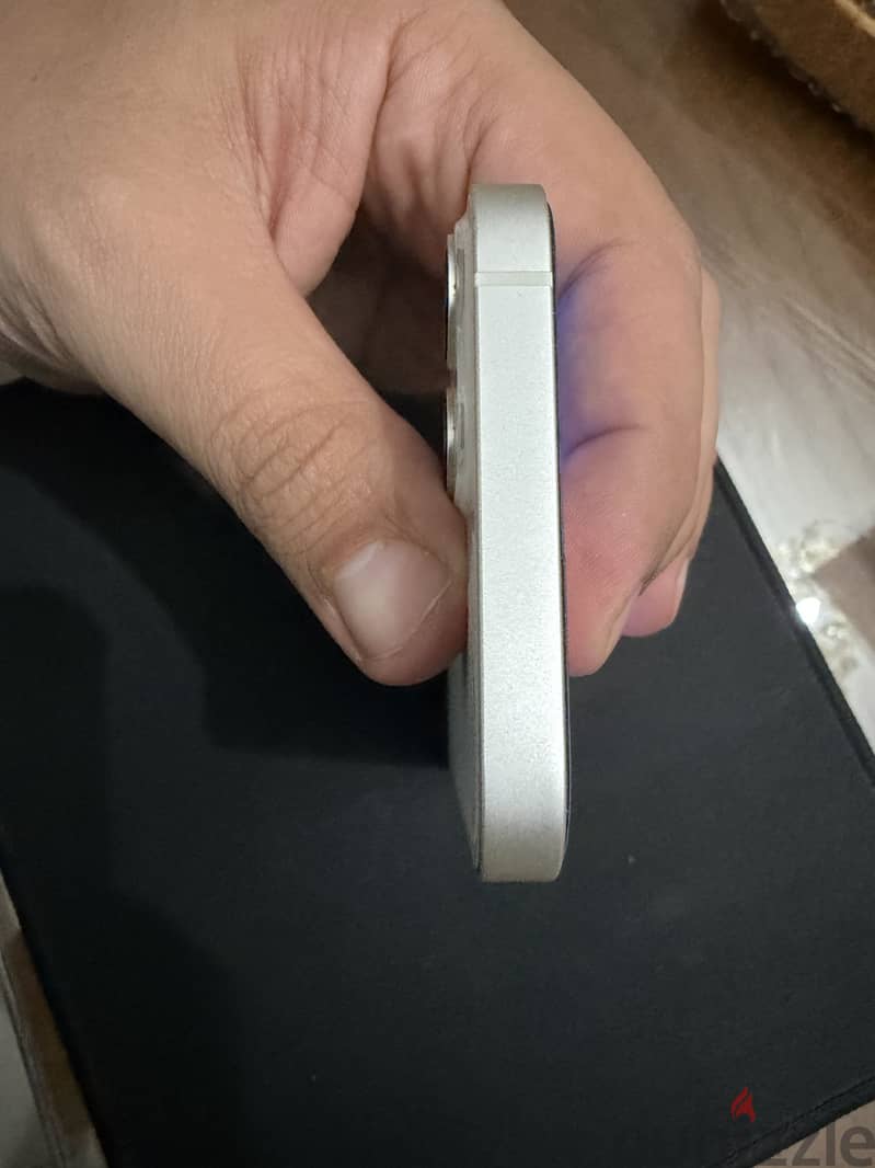 Apple - iPhone 13 4