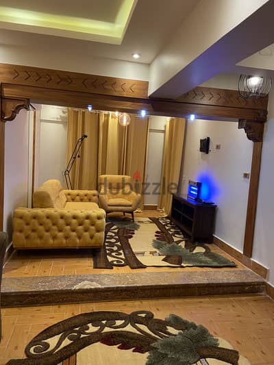 شقة تمليك نهائى تشطيب VIP مستويين مفروشة بالكامل مع باكية بالجراج