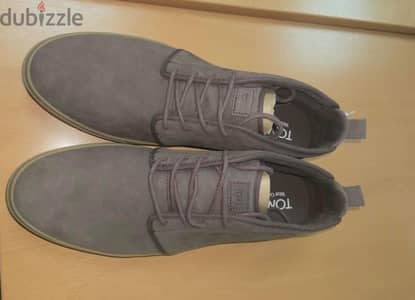 Tom’s shoes