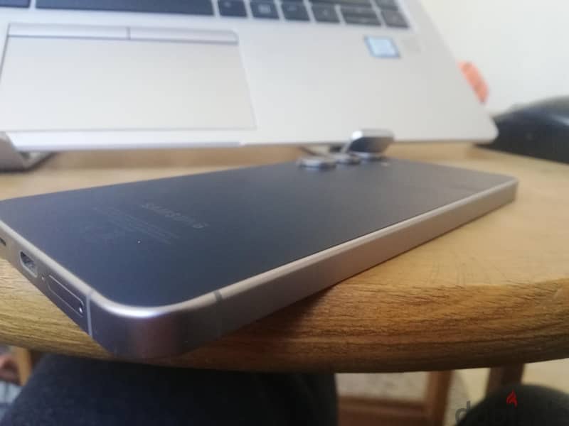 Samsung S25 FE 4