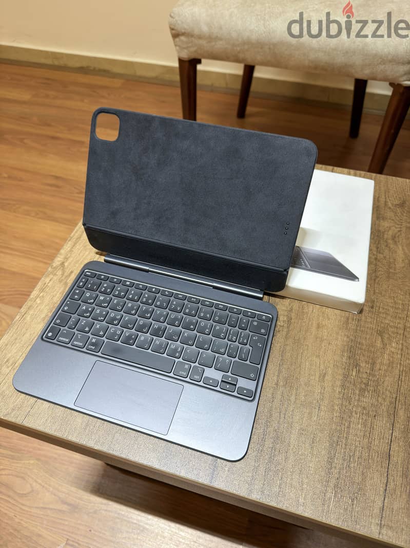 Apple Magic Keyboard 11-inch 1