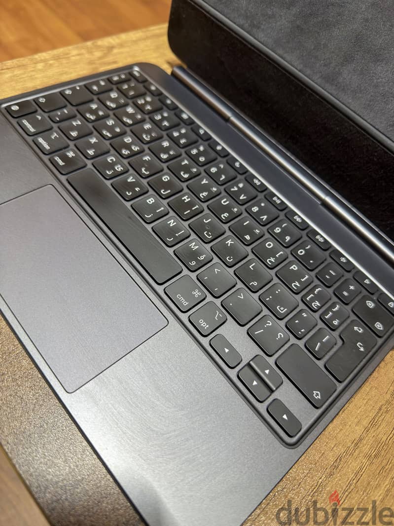 Apple Magic Keyboard 11-inch 2