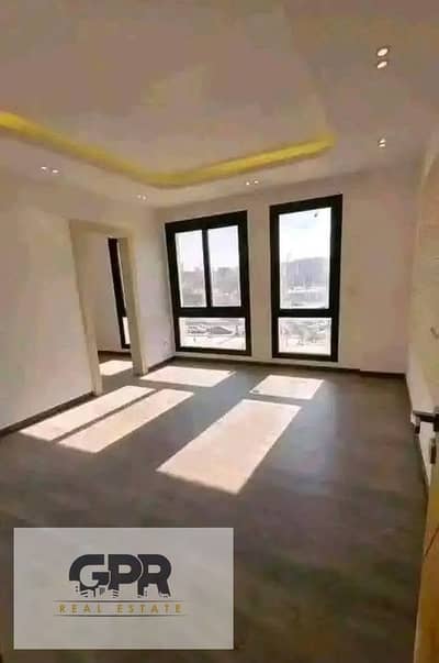 بمقدم 850 الف استلم شقتك متشطبه بالكامل على طريق السويس دايركت  فى اميز لوكيشن بجوار سوان ليك و امام الرحاب