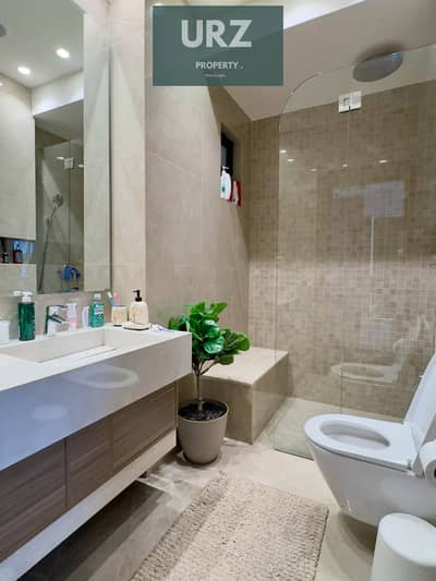 3-bedroom apartment with nanny room in a prime location in New Cairo Tagamoa 6 at early phase price with installments minutes from Hyde Park Zed E