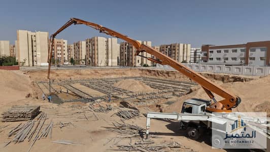 محل تجاري للبيع في مول خدمي ترفيهي في العبور الجديده مناسب لنشاط مطعم او كافيه في مكان حيوي يقع بين مدرسه ومسجد و جراج و امام كمبوند سكن مصر