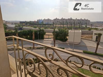 3 bedrooms apartment ready to move in the center ville Phase with a prime location in Hyde Park Fifth Settlement New Cairo