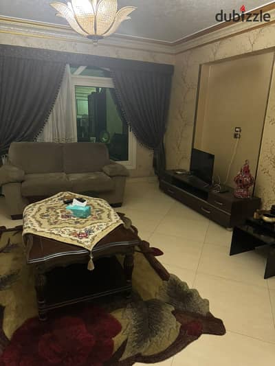200 sqm apartment for sale on a street off Al-Khalifa Al-Ma'mun and Al-Maqrizi, Heliopolis, Cairo.
