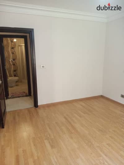 فيلا للايجار بالرحاب نموذج Hبالتكييفات والمطبخ لقطه