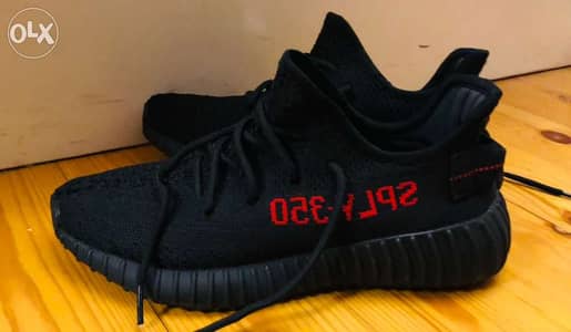 yeezy 350 v2 black red