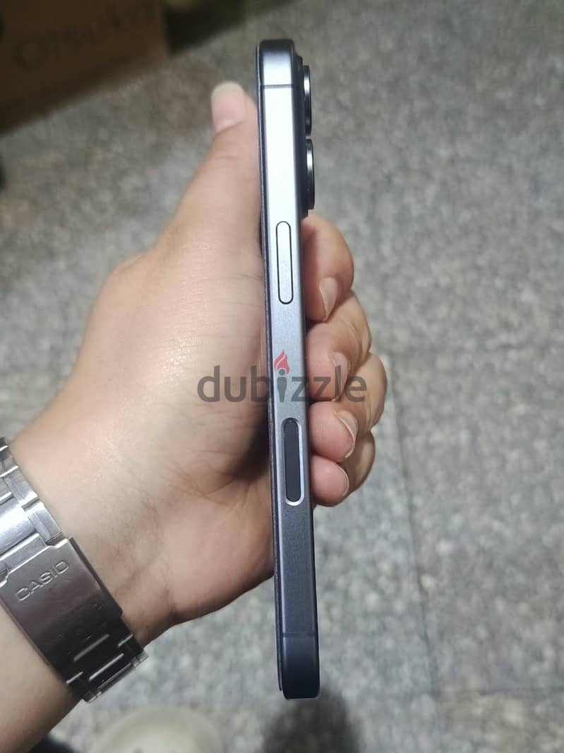 Apple - iPhone 17 4