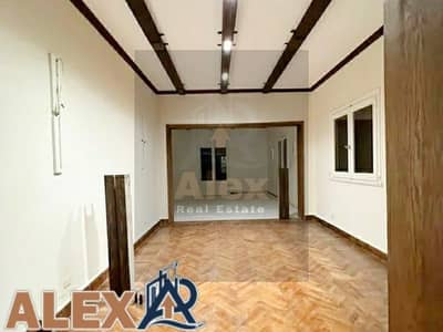 Office for administrative rent in Zizinia, steps from Abou Qir
