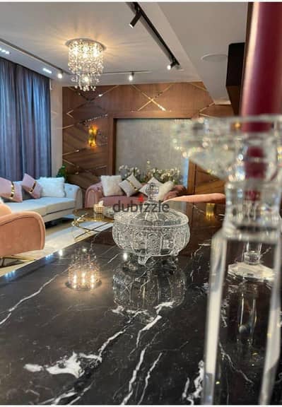 Take immediate possession of a fully finished apartment in the heart of the Fifth Settlement, on 90th Street—just minutes away from the American uniu