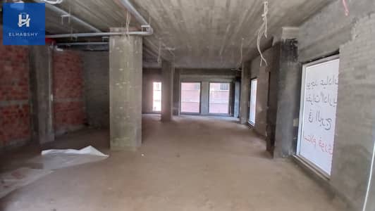 A highly attractive retail space for rent in one of the most vibrant areas of Downtown (a truly exceptional opportunity).