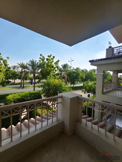 Apartment 250m for sale directly in front of the club, some finishes B1