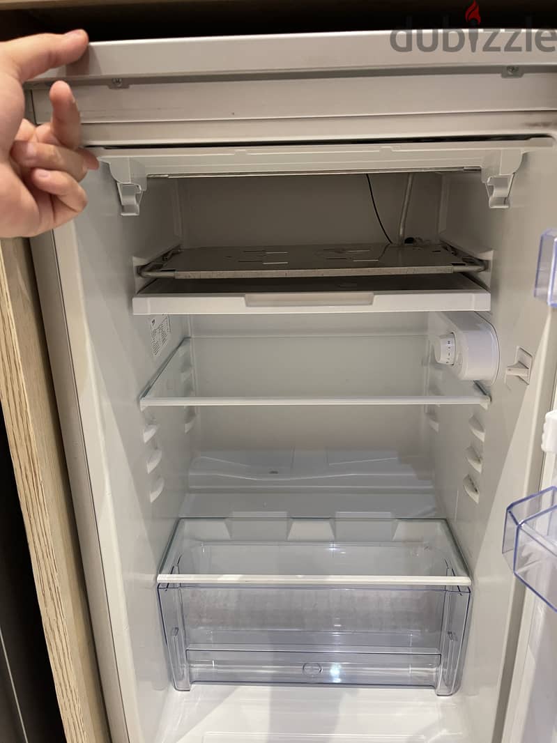 Beko mini bar fridge 1