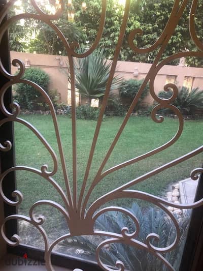 فيلا بالعبور الحي الرابع بتفاصيل غير متوقعة  عنوان مميز و إمكانيات أكبر من  الوصف  فرصة استثنائية للي يعرف قيمة الاختيار الصح  و الباقي يستحق الاكتشاف