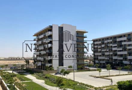 Townhouse corner view with lowest price over 6 years prime location beside patio casa