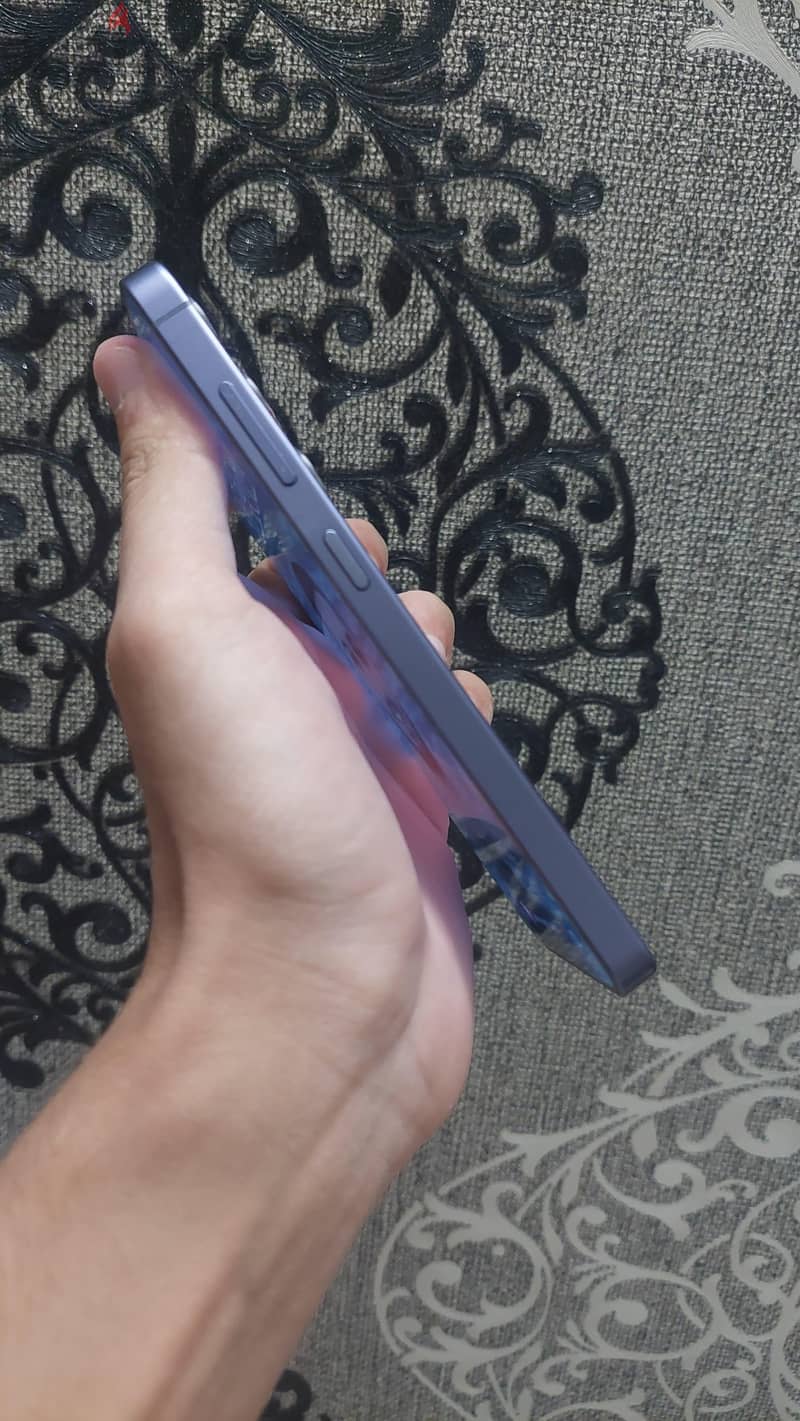 Samsung S24 8