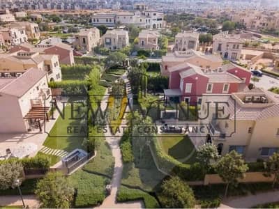 فيلا ستاند ألون 5 غرف على مساحة أرض 475 متر نصف تشطيب في أفضل موقع في كمبوند ميفيدا