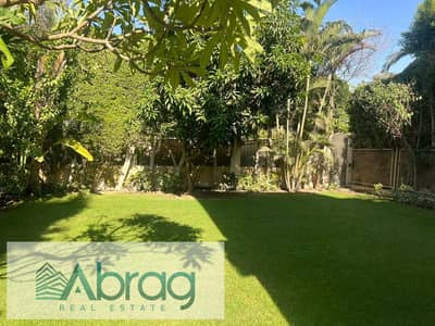 Twin house for sale, 4 bedrooms, super-lux finish, located in Greens Compound, Sheikh Zayed.