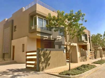 Middle townhouse for resale, fully finished with ACs, 375 sqm at an attractive price - PK1, Palm Hills Katameya (PKK).