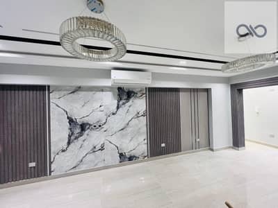  شقة للإيجار في Town Residence – التجمع الخامس   Prime Location | أمام Hyde Park   الإيجار الشهري: 30,000 جنيه   المساحة: 165م²  الدور الثال