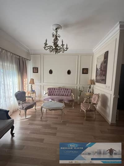Villa for rent in Al-Rehab for immediate residence, 270 square meters, with kitchen, close to services