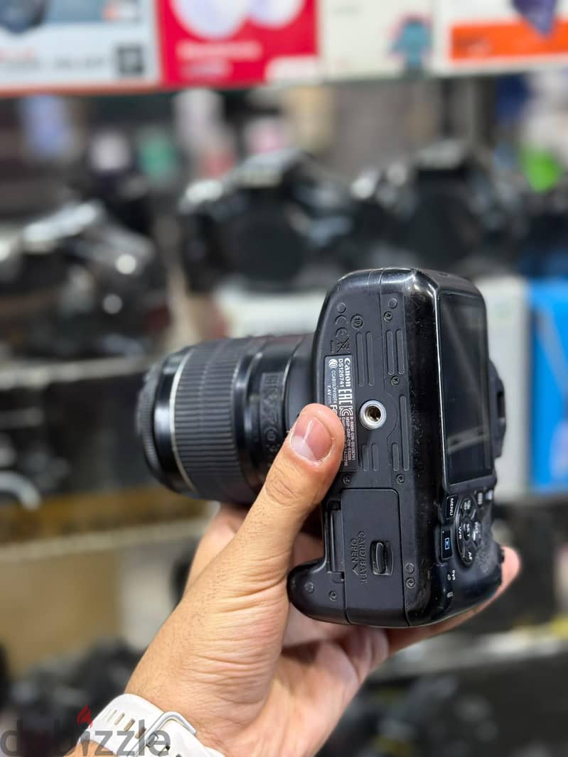 canon 2000d full bakge 2