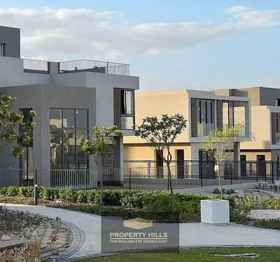 شقة للبيع متشطبة بالكامل في كومباوند ذا استيتس The Estates by SODIC بالقرب من بيفرلي هيلز وأمام مطار سفنكس الجديد بأقل مقدم