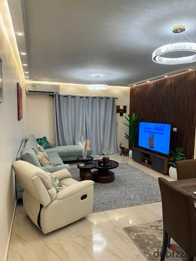 شقة للبيع في مدينتي B12 – فيو مفتوح أمام الـ Health Club  فرصة مميزة لامتلاك شقة في مدينتي، بموقع مميز في منطقة B12، أمام الـ Health Club مباشرة، مع ف