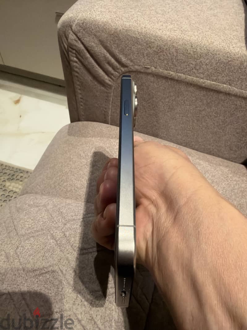 Apple - iPhone 15 Pro Max 2