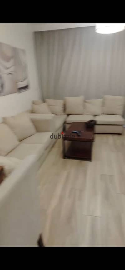شقه مفروشه للايجار في كمبوند وان قطاميه تشطيب سوبر لوكس فيو مميز