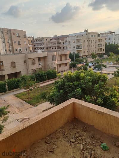 **Apartment for Sale in the Eighth District – El Shorouk City**  An apartment in a desirable location in El Shorouk City’s Eighth District, featuring