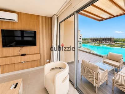 Studio first floor in New Hurghada, 3 minutes from Senzo Mall, less than 10 minutes from Hurghada Airport. Sea just across the street.