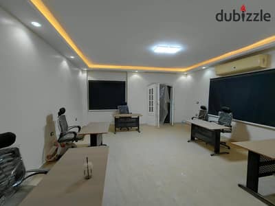 Administrative office for rent in Al-Banafsaj Villas, New Cairo (First Settlement). The 200-square-meter space is located on the ground floor and features a private entrance.