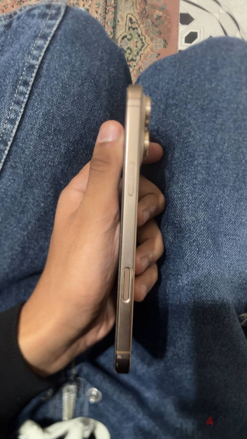 Apple - iPhone 16 Pro Max 1