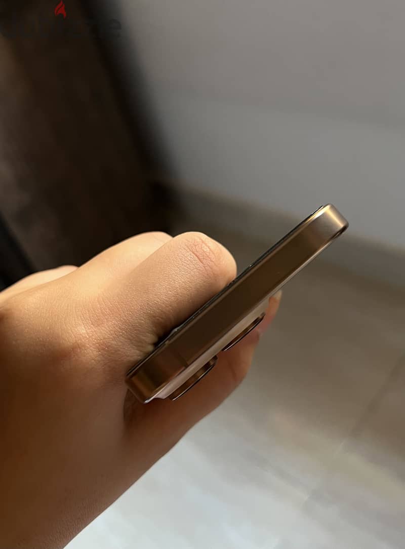 Apple - iPhone 16 Pro 10