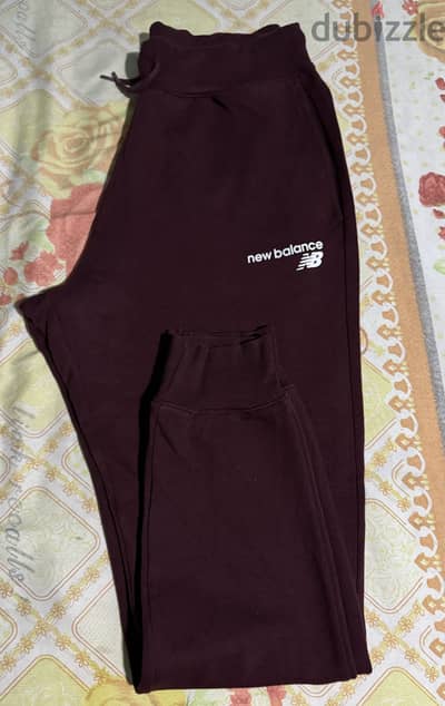 New balance sweatpants original size M color maroon good condition