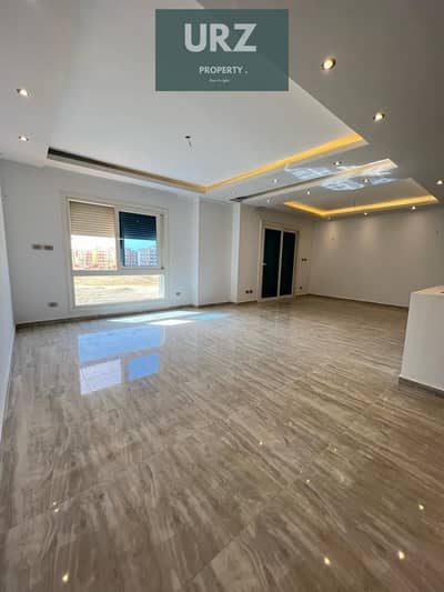Apartment for sale with the lowest down payment in Market Direct on the Suez Road and opposite Cairo Airport, near Al Rehab Taj City Compound