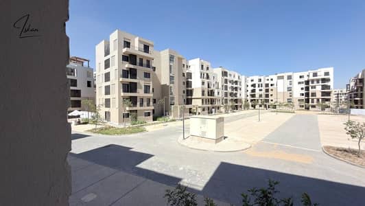 شقة بجاردن متشطبه للبيع في O West – Club Residence  فيو مباشر على البحيرة