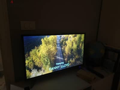 Tornado TV 32 inch like new