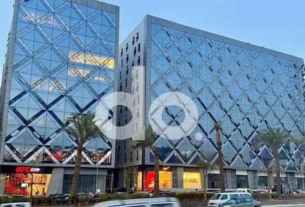 فرصة استثمارية ضخمة! مقر إداري 1000م متشطب للبيع بـ ون قطامية التجمع