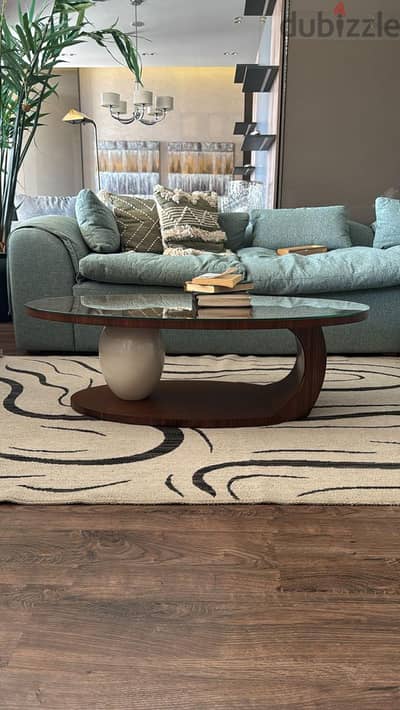 ترابيزة من American Furniture جديدة طولها ٩٠ سم