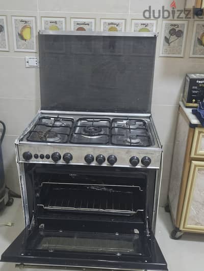 بوتجاز تكنوجاز 4 شعلة بالأنبوبة بحالة ممتازة | Tecnogaz Cooker