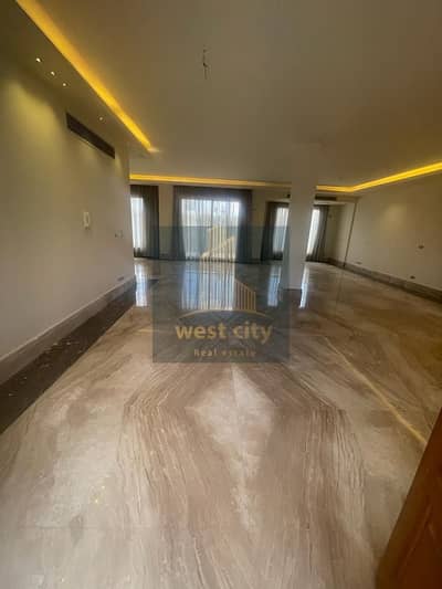 Villa for rent in compound royal city elsheikh zayed