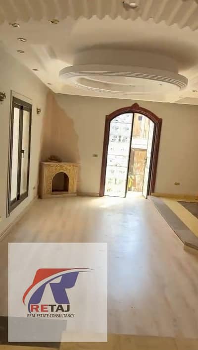 فيلا دوبلكس للإيجار الإداري بمساحة كبيرة للشركات الكبري والحضانات لوكيشن مميز جدا في فيلات النرجس ٢ تاني نمرة من التسعين الجنوبي التجمع الخامس بمدخل خ
