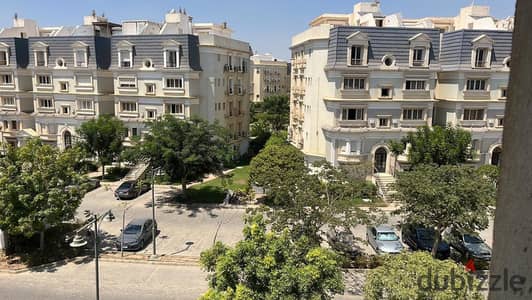 شقه مميزه جداً للبيع في ماونتن فيو هايد بارك بسعر لقطه