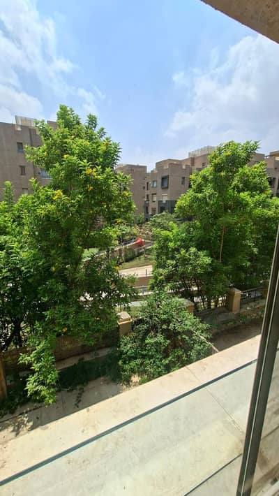 شقة للإيجار ٩٠م بكمبوند بالم هيلز ذا فيلدج – أمام الجامعة الأمريكية.