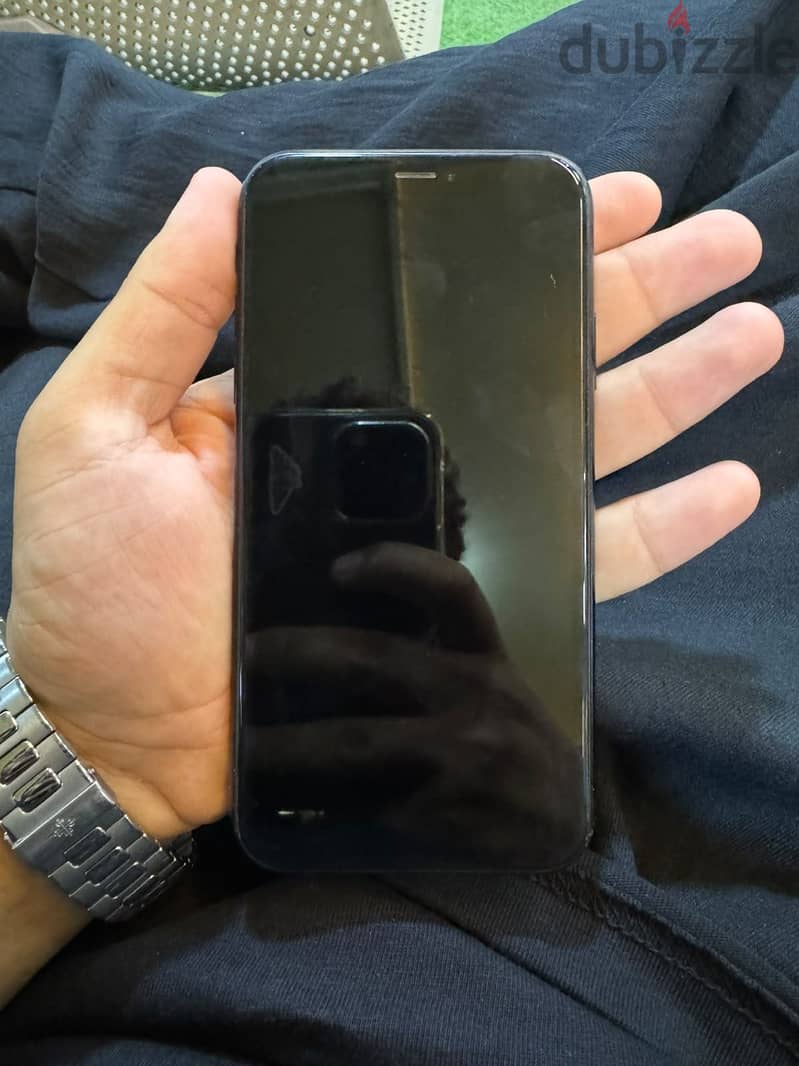 Apple - iPhone XR 4