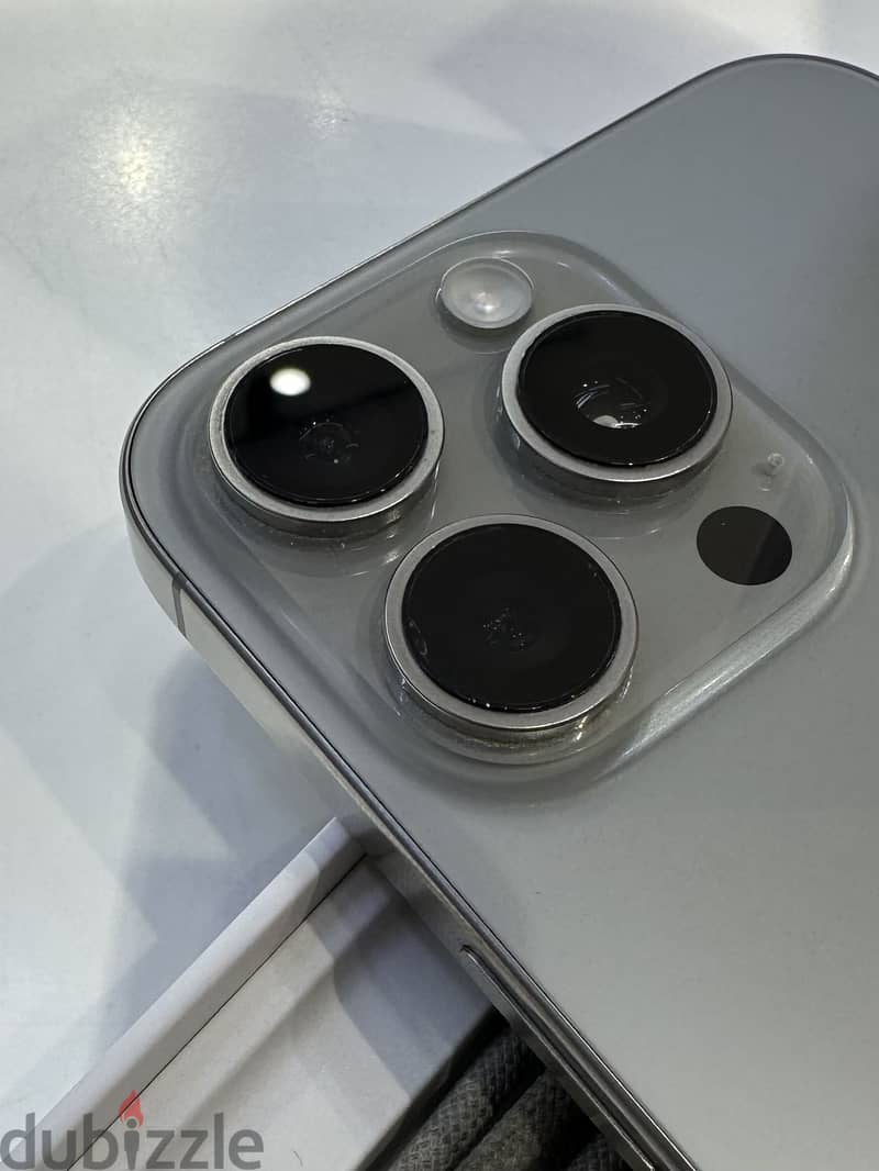 Apple - iPhone 16 Pro Max 3